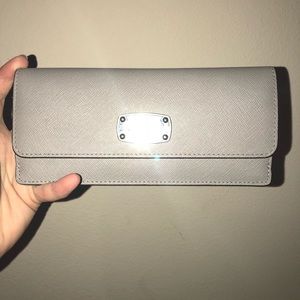Michael Kors grey slim wallet